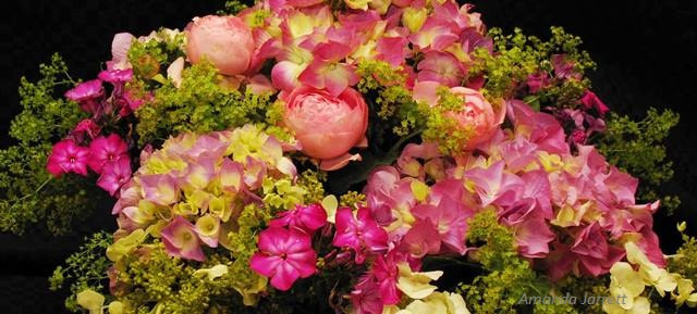 July floral arrangement 2017,cut flowers,flower arranging,The Garden Website,Amanda Jarrett,Amanda's Garden Consulting