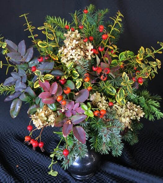 December floral arrangement 2017,cut flowers,flower arranging,The Garden Website,Amanda Jarrett,Amanda's Garden Consulting