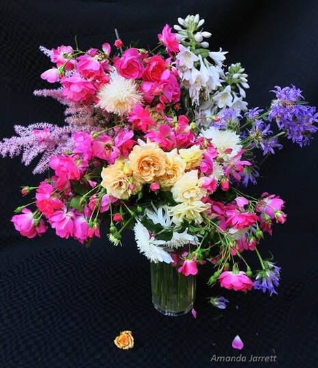 July flowers,July flower arrangements,cut flowers