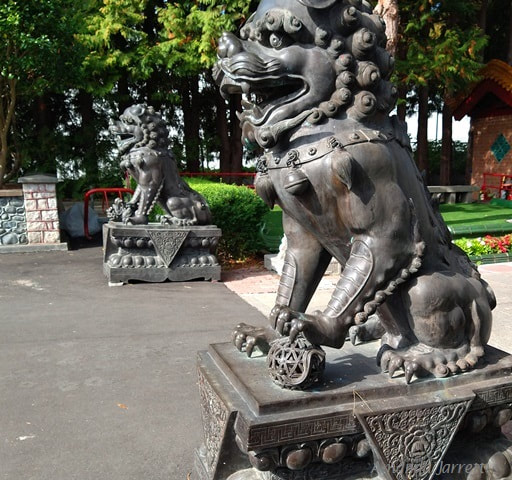 Chinese lion statues